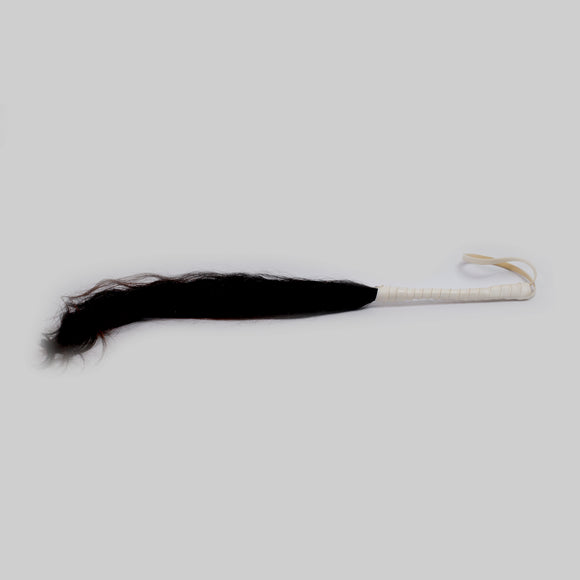 Gīcuthī (Elder's whisk)