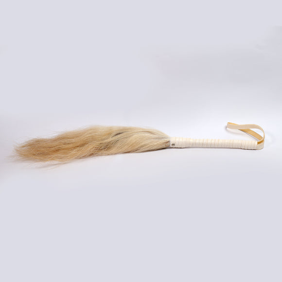 Gīcuthī (Elder's Whisk)
