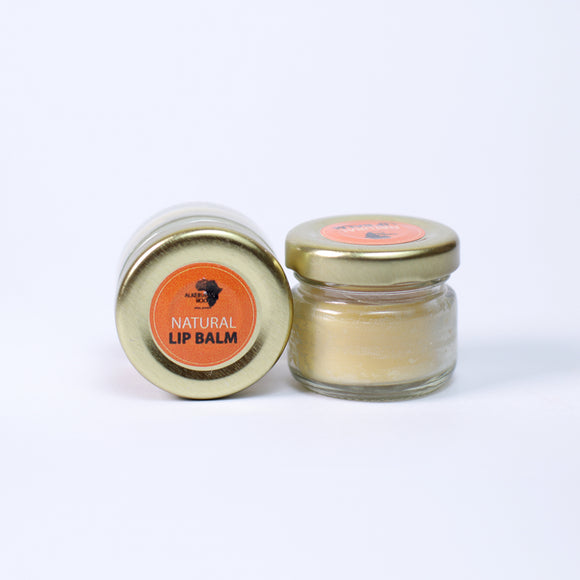 Natural Lip Balm (Cocoa butter, Vanilla Oil, Beeswax, Veggie Glycerin)